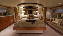 Yacht LOOSE ENDS -  Master Cabin